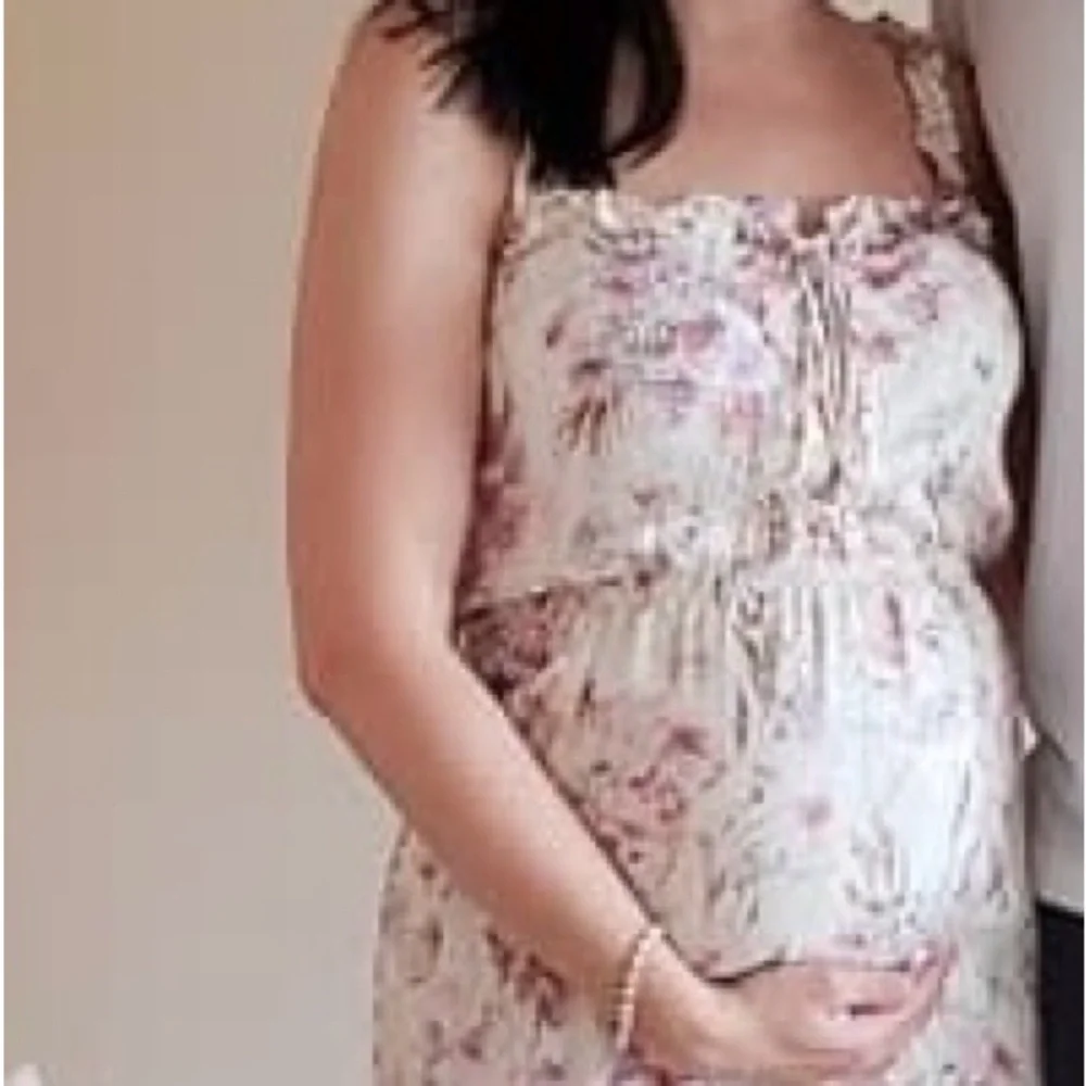 Pink Blush maternity dress - Picture 3 of 4